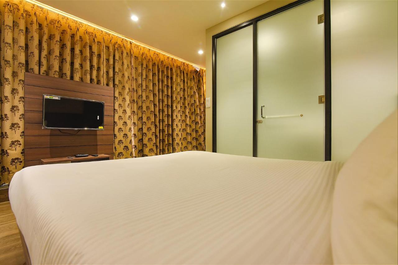 Fabhotel Eros 282 - Nr Sreebhumi Liluāh Екстериор снимка