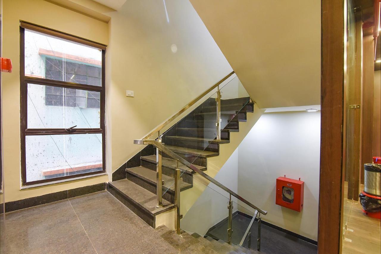Fabhotel Eros 282 - Nr Sreebhumi Liluāh Екстериор снимка