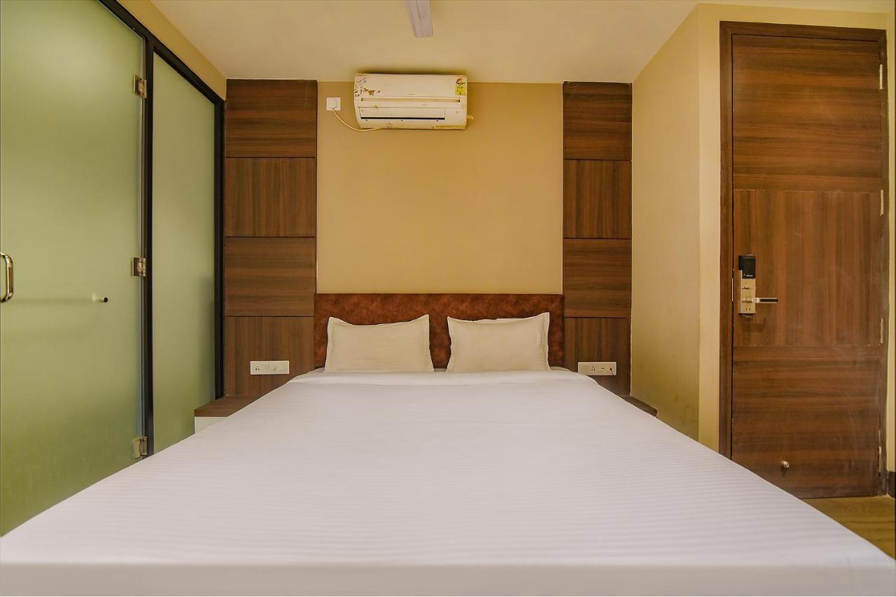 Fabhotel Eros 282 - Nr Sreebhumi Liluāh Екстериор снимка