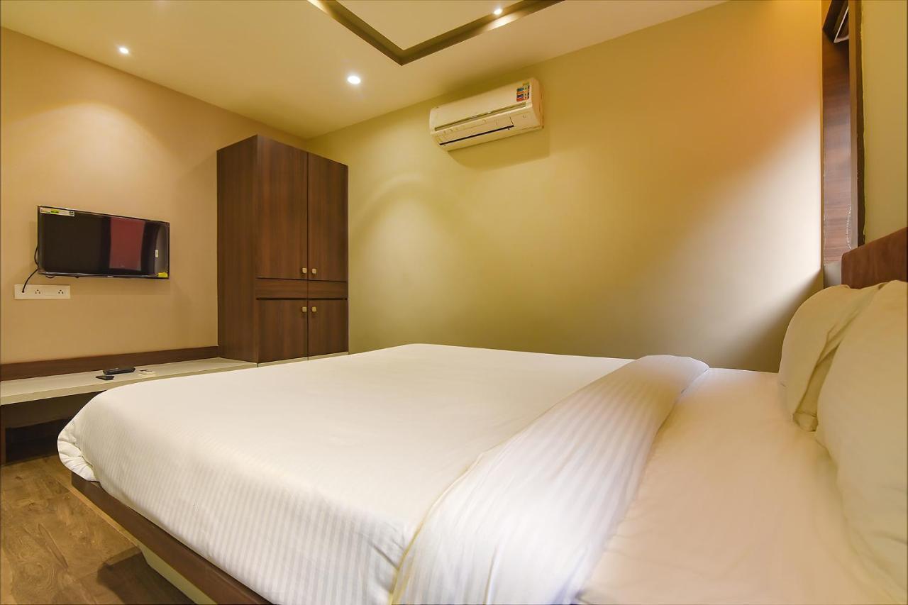 Fabhotel Eros 282 - Nr Sreebhumi Liluāh Екстериор снимка