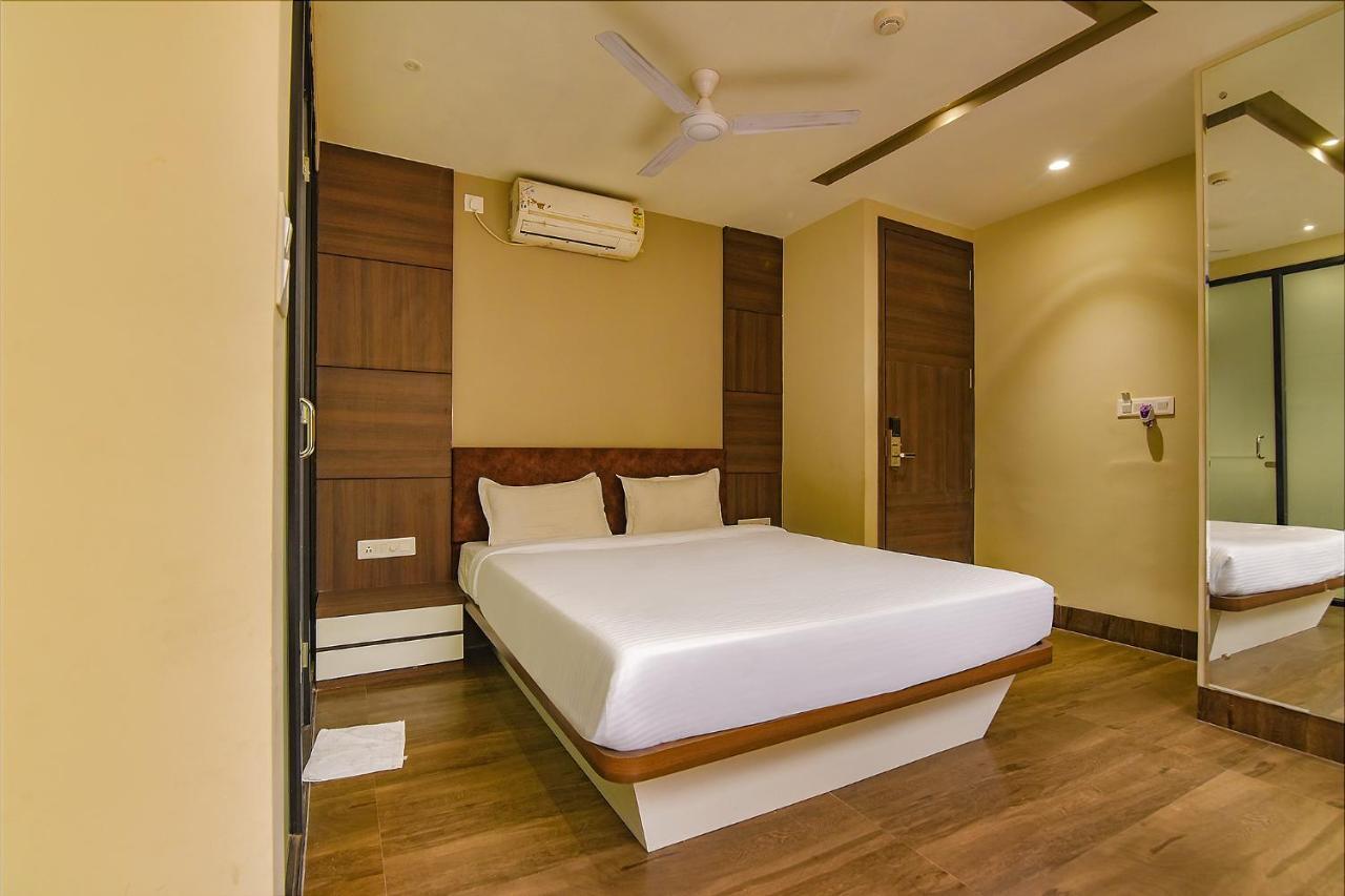 Fabhotel Eros 282 - Nr Sreebhumi Liluāh Екстериор снимка